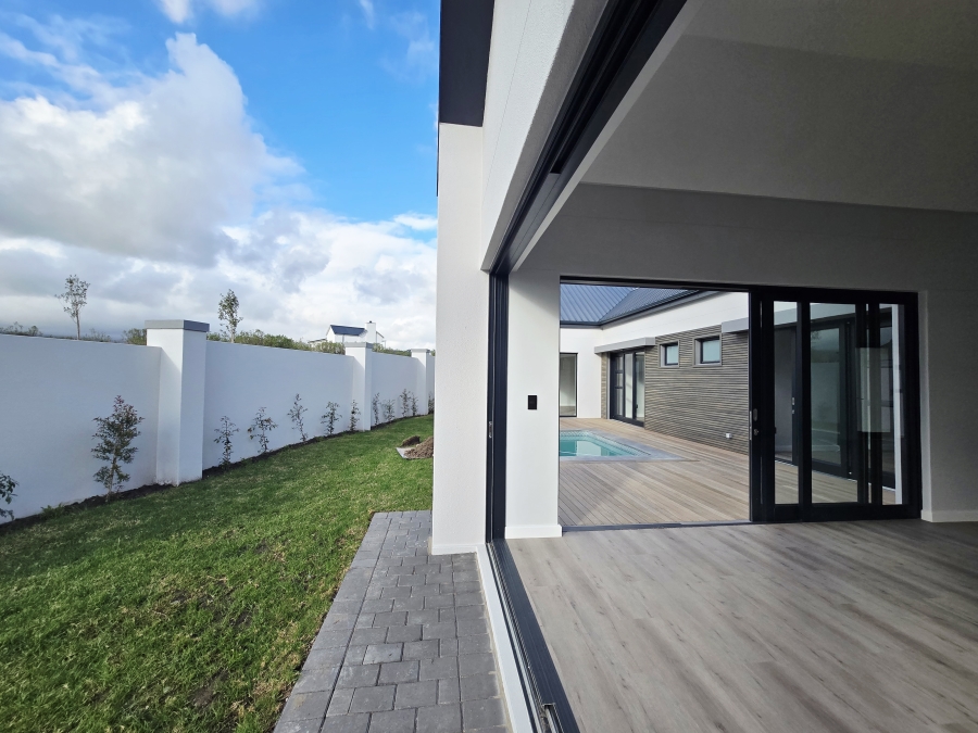 3 Bedroom Property for Sale in Kingswood Golf Estate Western Cape